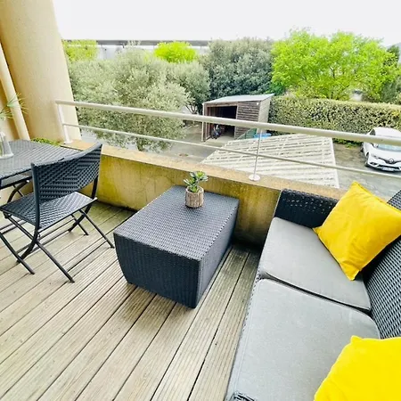 Lovely With Balcony Near The Lägenhet *