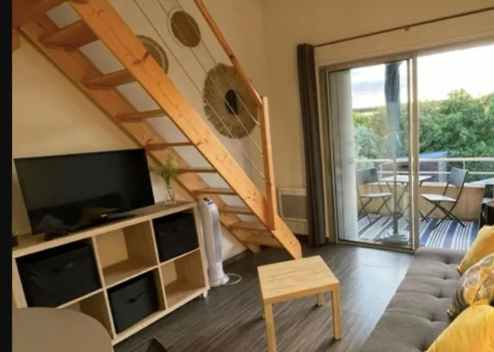 Apartamento Lovely With Balcony Near The *