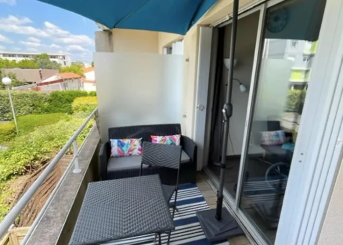 Lovely With Balcony Near The Apartamento